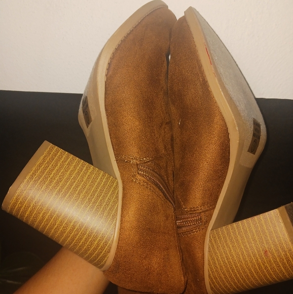 Soda Women tan cognac brown lace up high knee block heeled boots - Picture 12 of 15